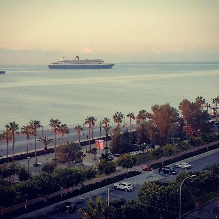 A City-Center Seaview Penthouse At Oceanic Limassol Kültér fotó
