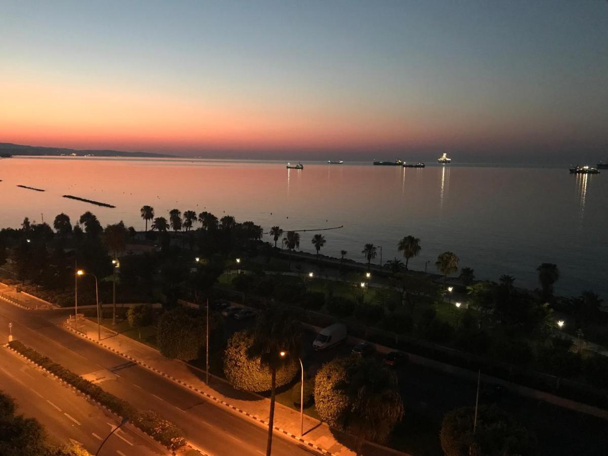 A City-Center Seaview Penthouse At Oceanic Limassol Kültér fotó
