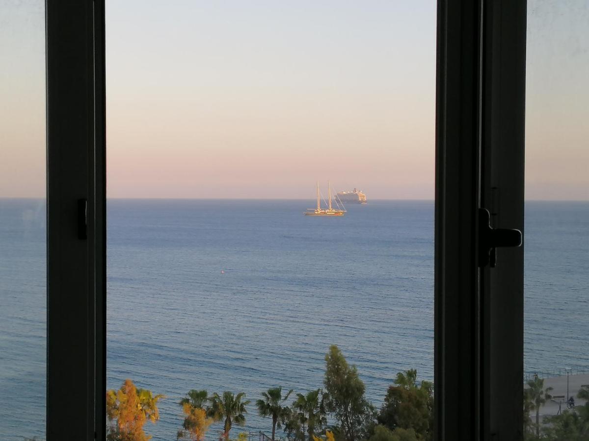 A City-Center Seaview Penthouse At Oceanic Limassol Kültér fotó