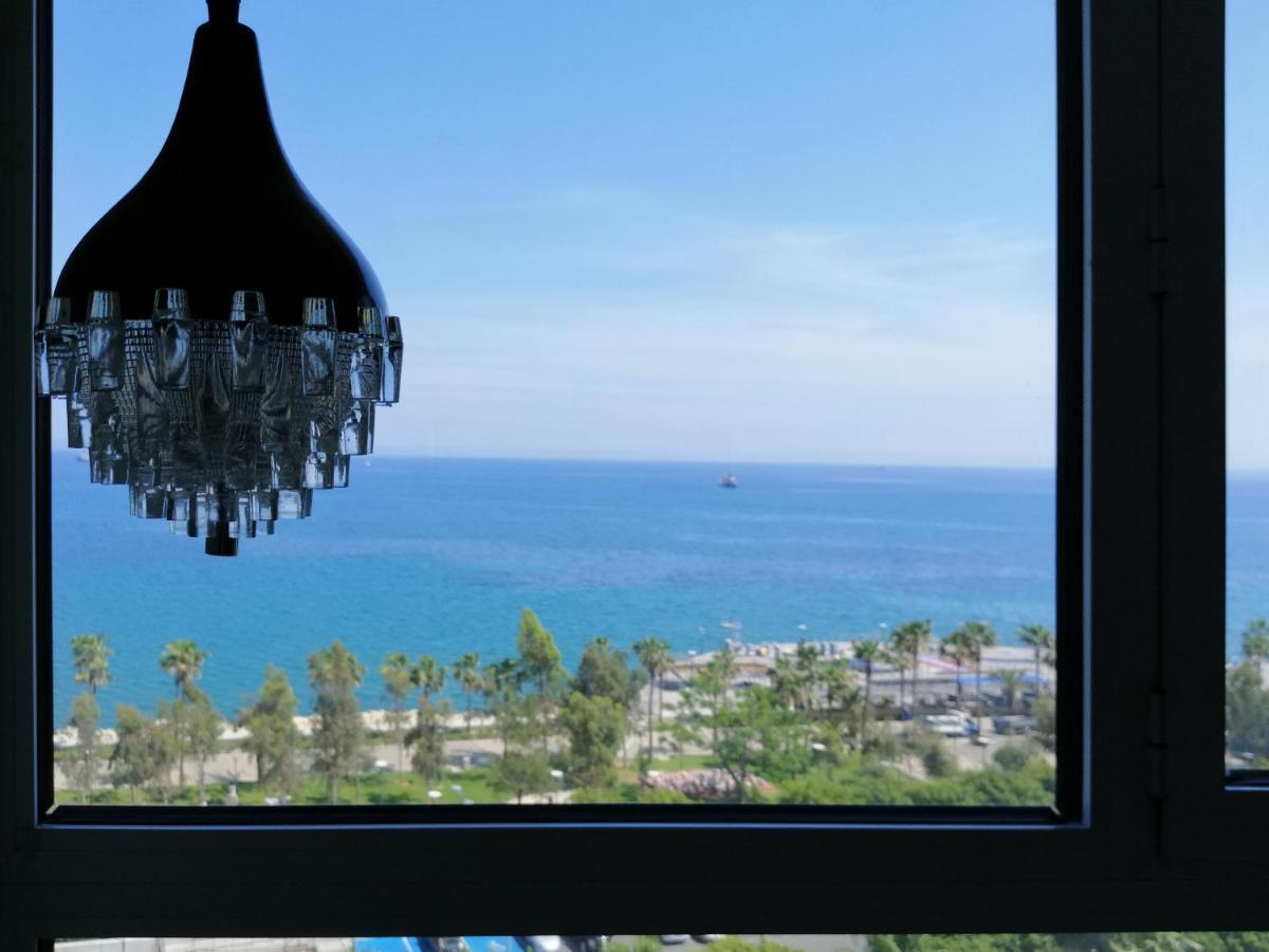 A City-Center Seaview Penthouse At Oceanic Limassol Kültér fotó