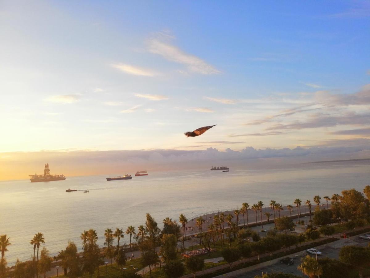 A City-Center Seaview Penthouse At Oceanic Limassol Kültér fotó