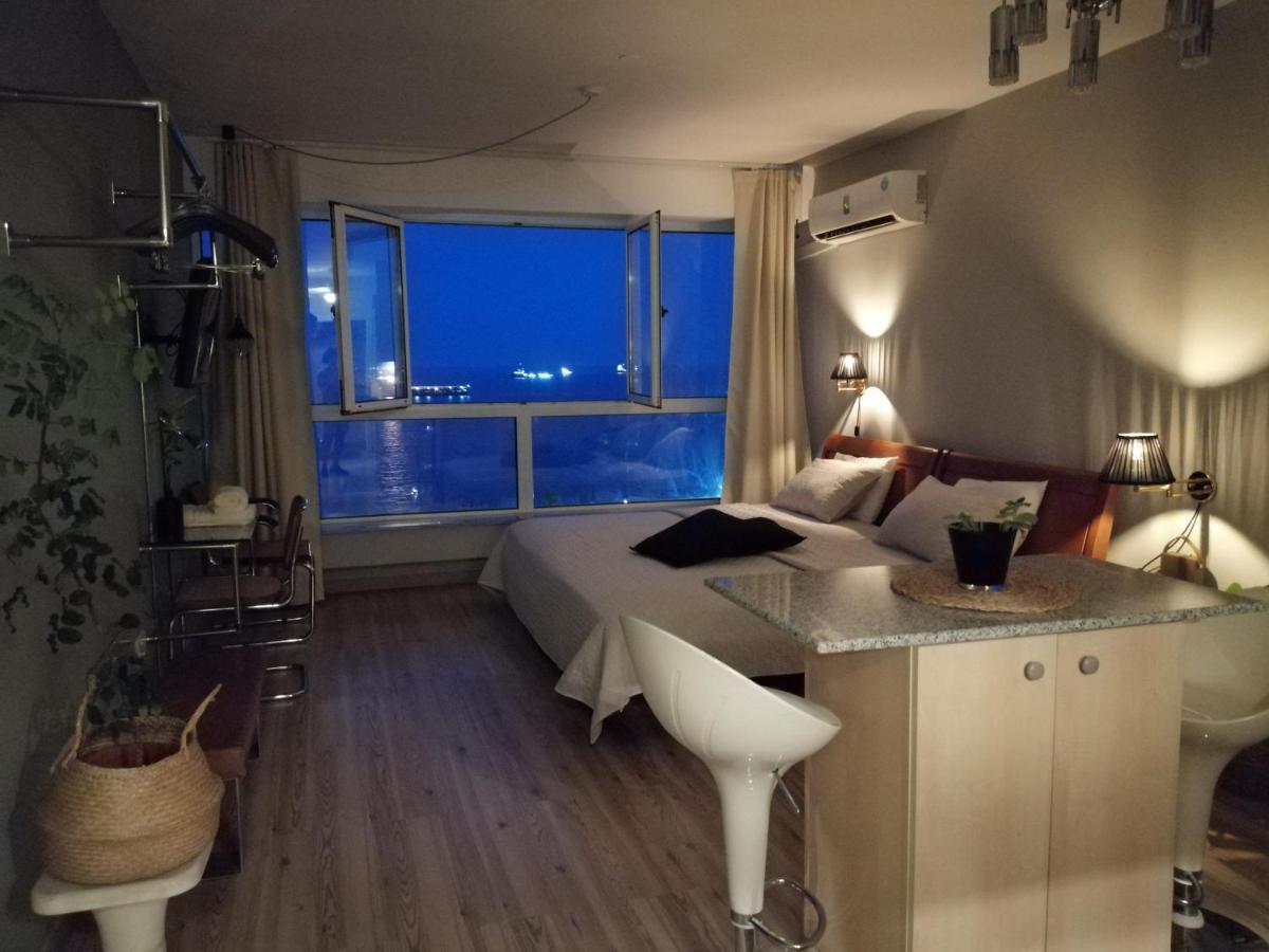 A City-Center Seaview Penthouse At Oceanic Limassol Kültér fotó